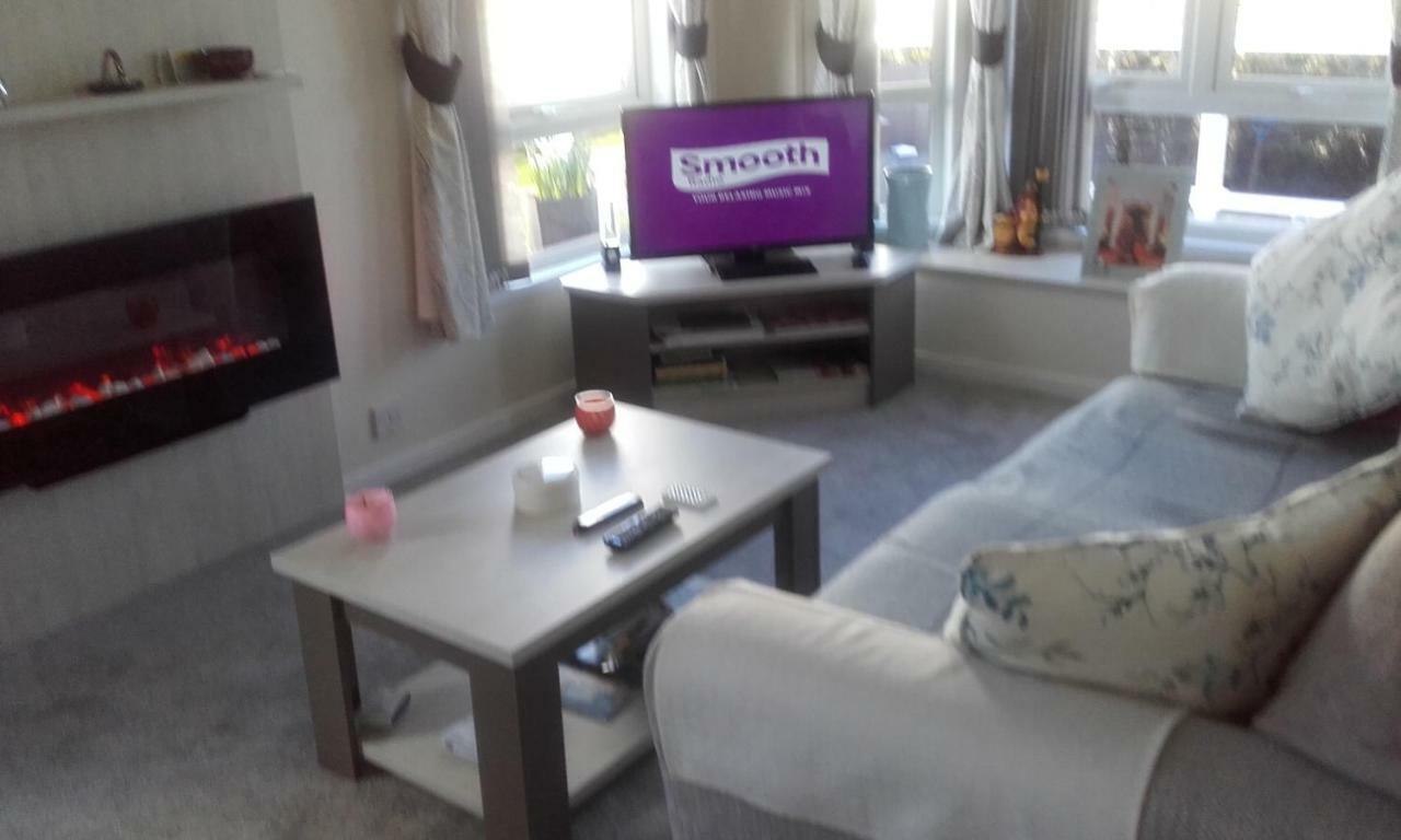 Luxury 6 Berth Lodge At Quince 10 Ferndown Buitenkant foto